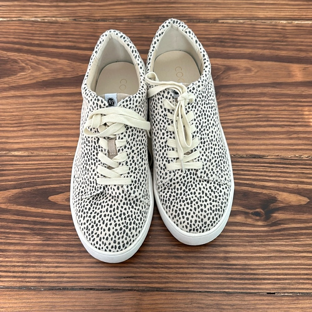 Size 8.5 Coconuts By Matisse Natural Dot sneakers